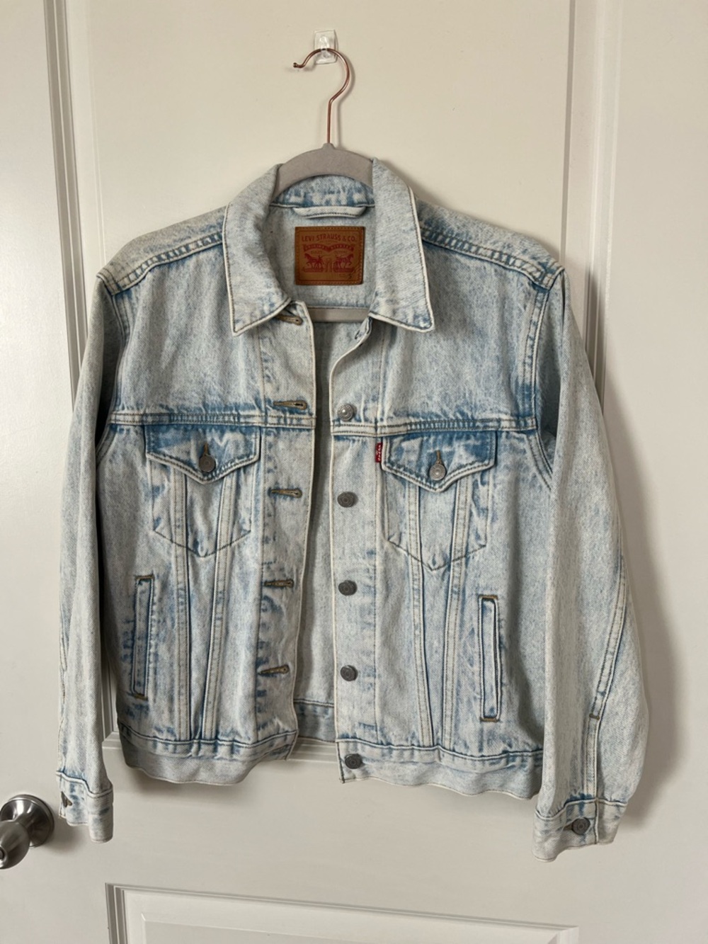 Levi's Light Wash Denim Trucker Jacket - Light Blue